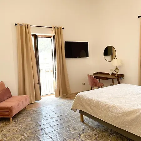 Faraglione Bed & Breakfast 4*